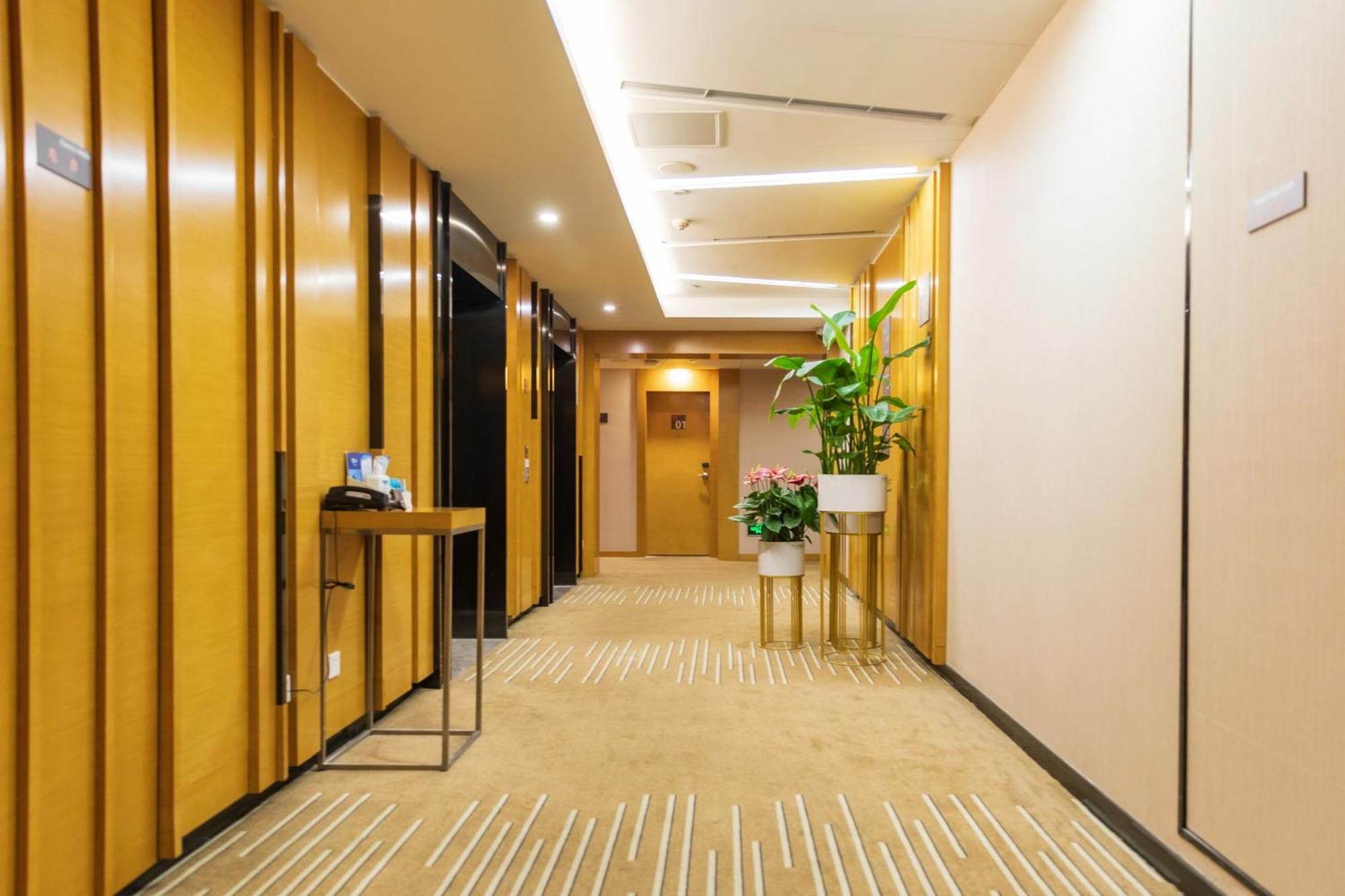 西安经开智选假日酒店 外观 照片